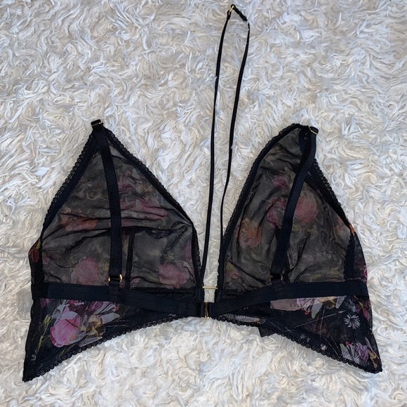 💋NWT Victoria’s Secret Strappy Bralette💋 - Picture 2 of 3
